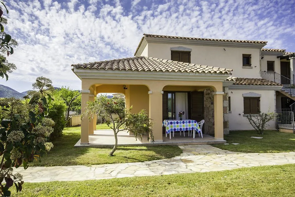 Iris Houses San Teodoro  Italia