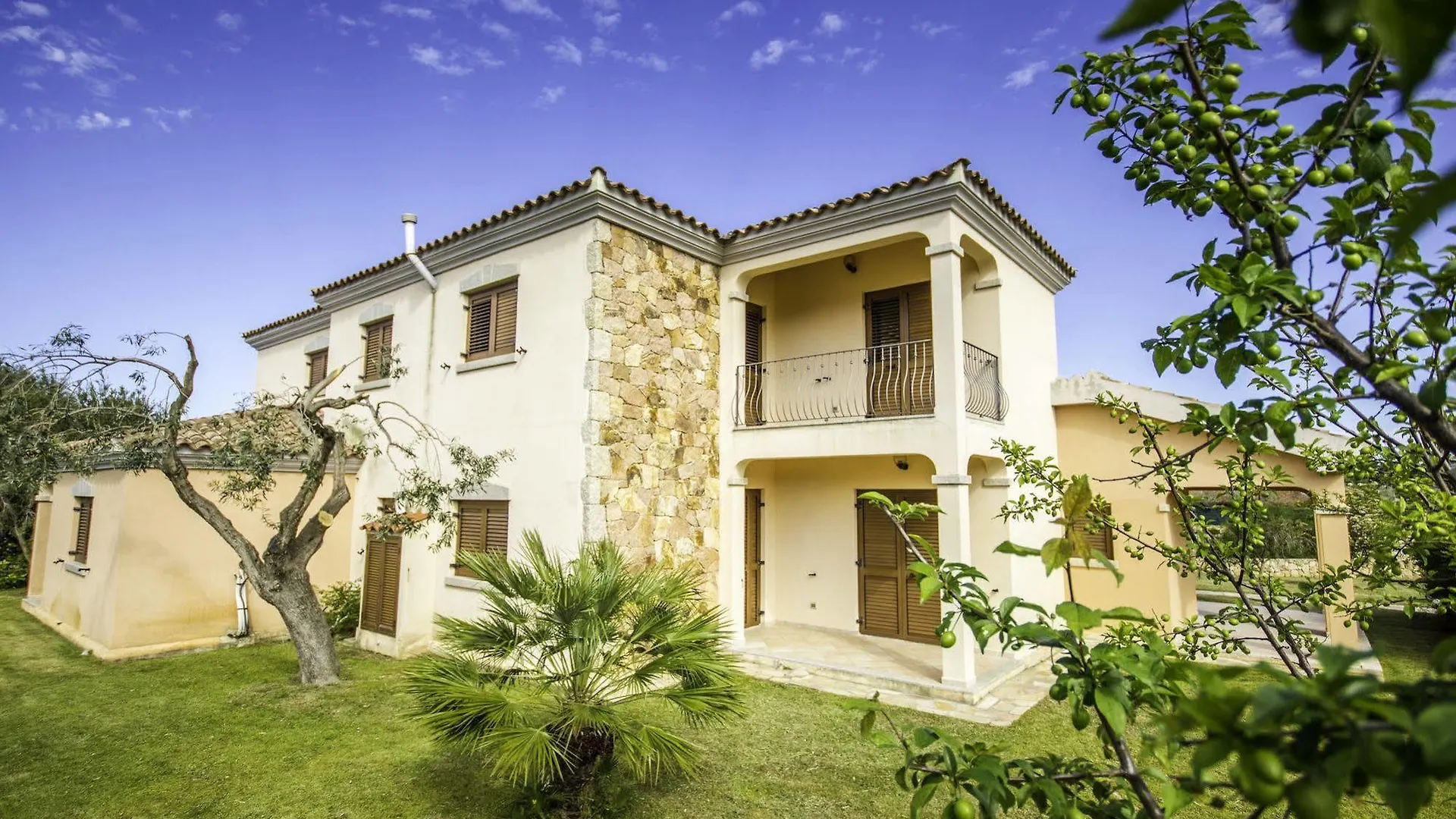 Iris Houses San Teodoro